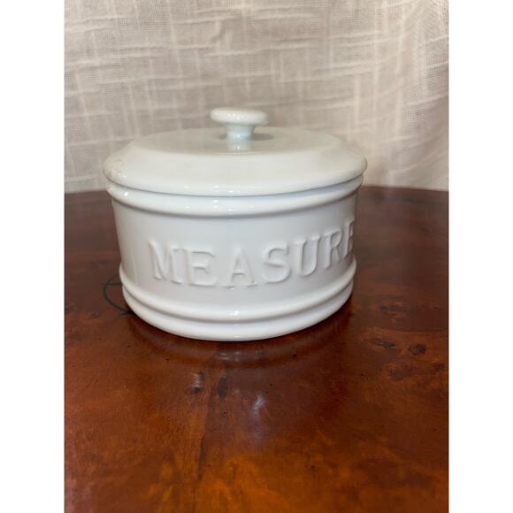 Fitz & Floyd everyday white nesting measuring cup set. - Picture 2 of 6